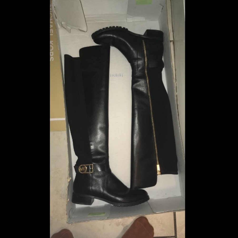 Michael Kors Bryce Flat Leather Boots - Picture 2 of 3